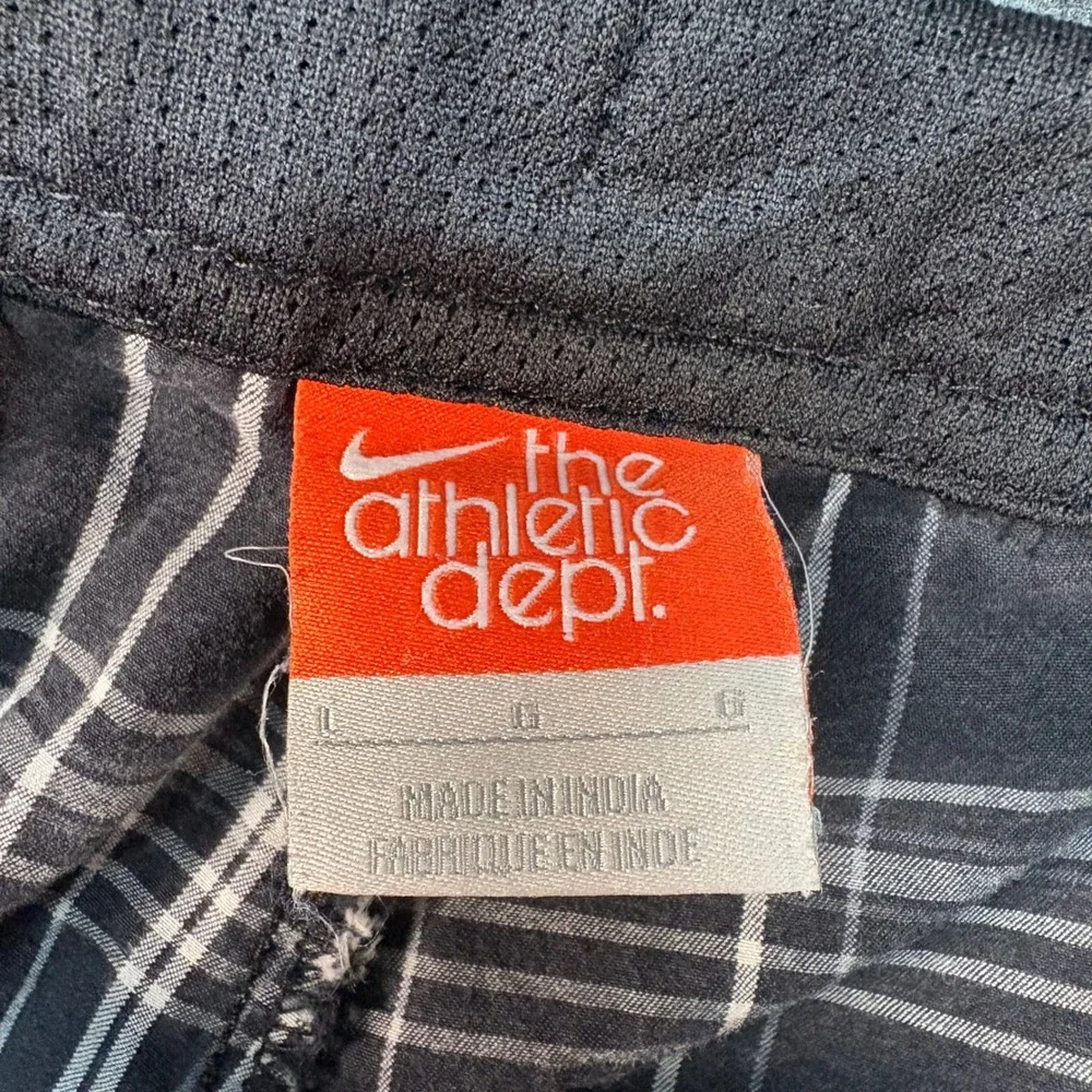 Nike The Athletic Dept Mens Black White Plaid Cargo Shorts Size Large L 36 Waist